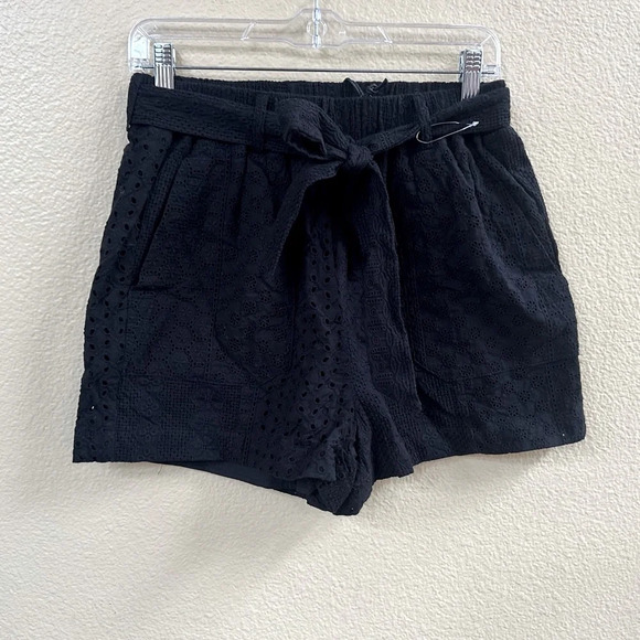 Blank NYC Black Eyelet Tie Waist Shorts Size Medium New With Tag! - Picture 5 of 10